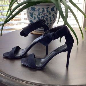 Banana Republic 7 1/2 Navy dress shoes